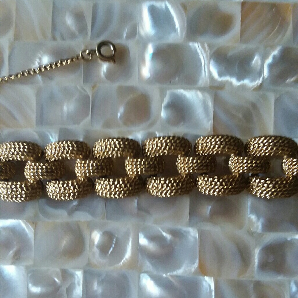 Monet gold bracelet